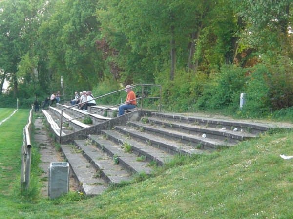 Kunstrasenplatz KR1 Erlensee