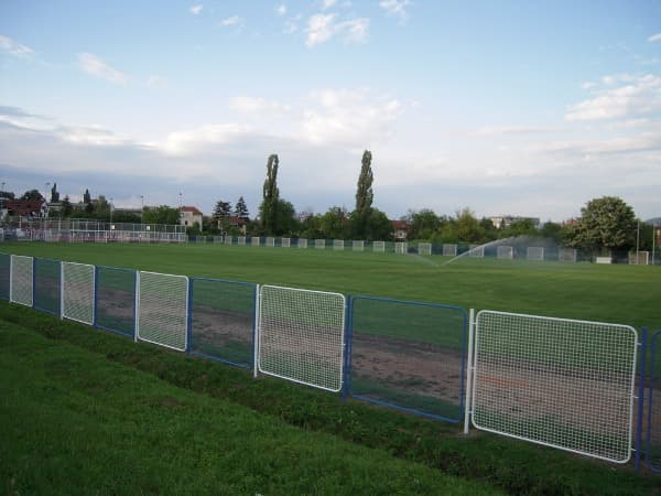 Pomocni Teren Gradski Stadion