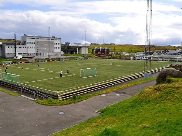 Gundadalur Niðari vøllur