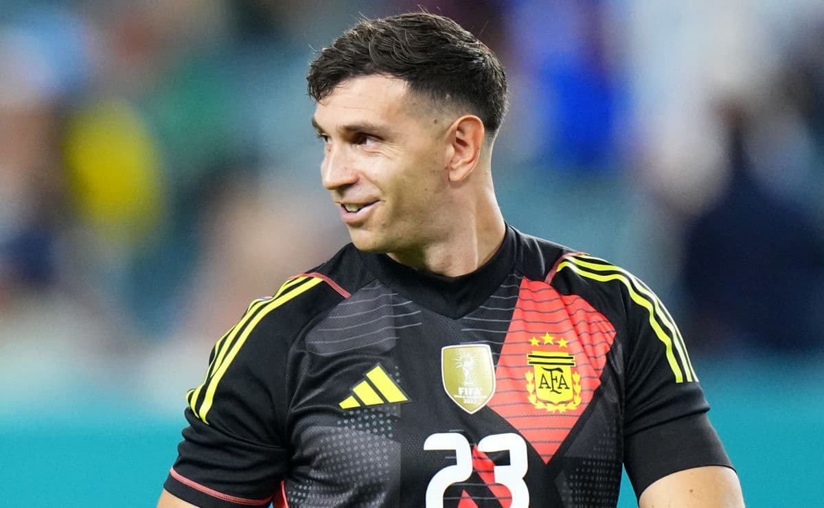 Argentina receive major boost as Emiliano Martinez set to recover in time for 2026 World Cup