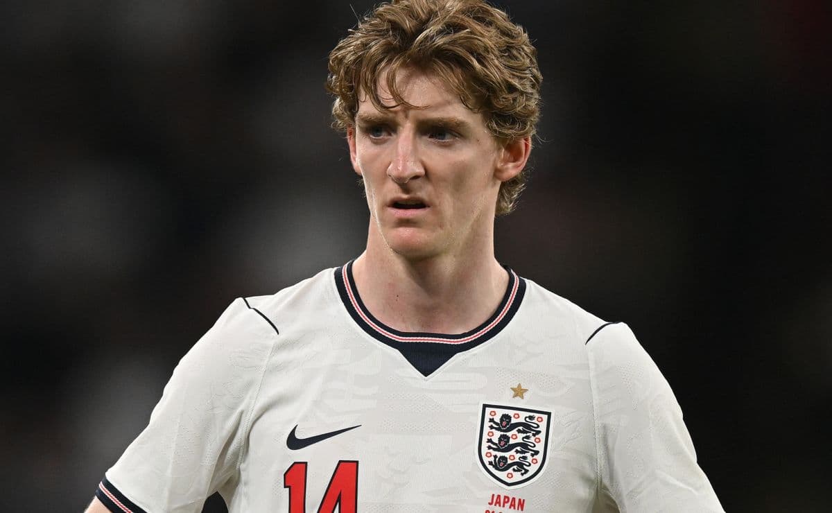 Why isn’t Anthony Gordon starting for England against France at the 2026 World Cup?