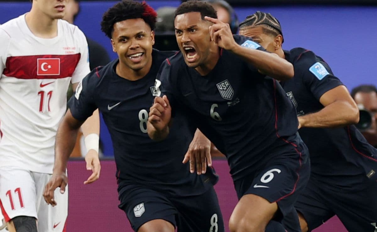 USMNT lose 3-2 to Turkiye on final play in Pulisic’s return