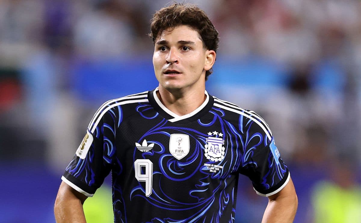 Why isn’t Julian Alvarez starting for Argentina against Cape Verde at the 2026 World Cup?