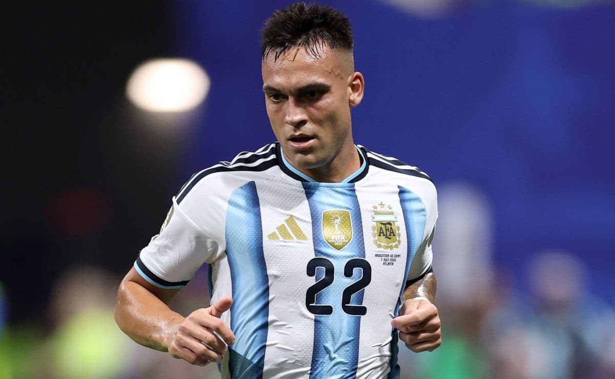 Why isn’t Lautaro Martinez starting for Argentina against England at the 2026 World Cup?