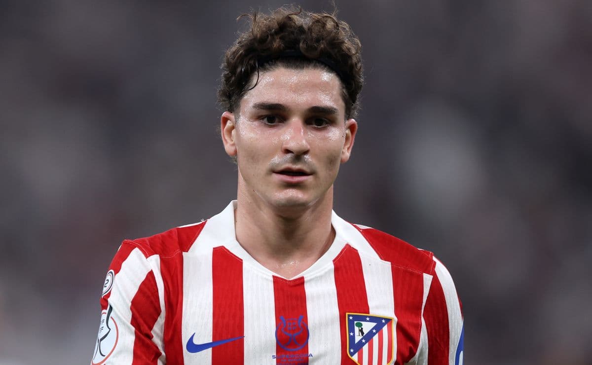Arsenal reportedly stay in the race for Julián Álvarez as Barcelona’s pursuit of the Argentine continues