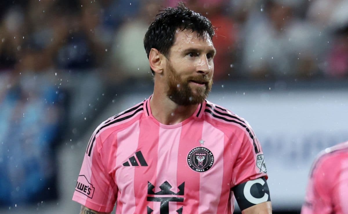 Is Lionel Messi playing today? Projected lineups for Chicago Fire vs Inter Miami in 2026 MLS season