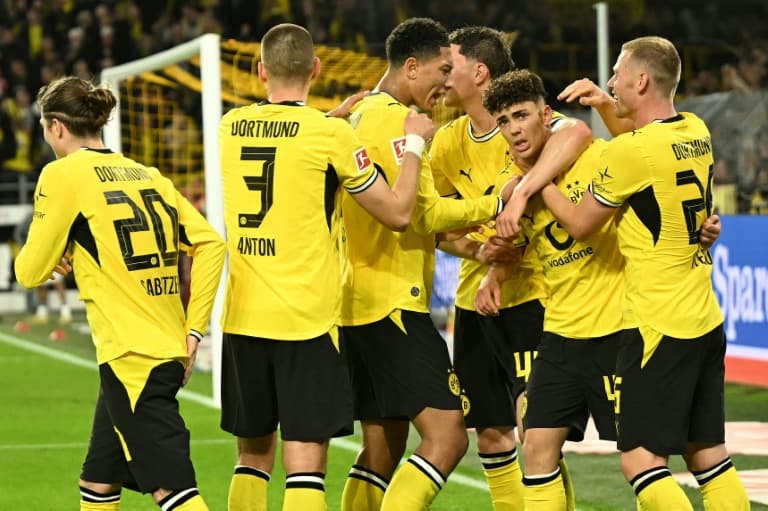 Pressure builds on Riera as Frankfurt lose at Dortmund