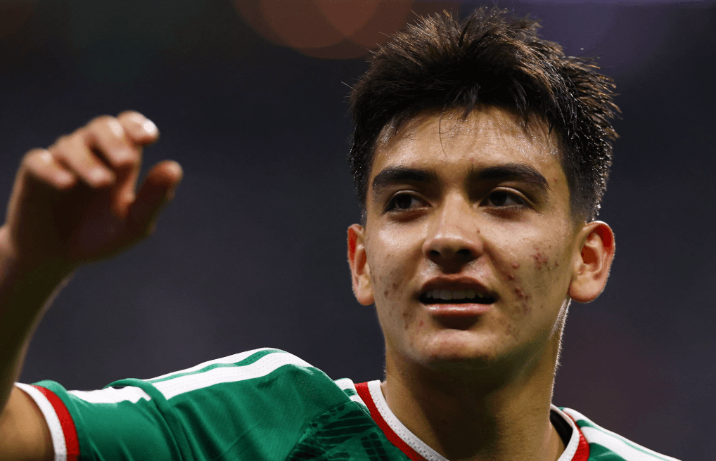 Lewis Steele confirms Liverpool’s interest in midfielder with £20m release clause