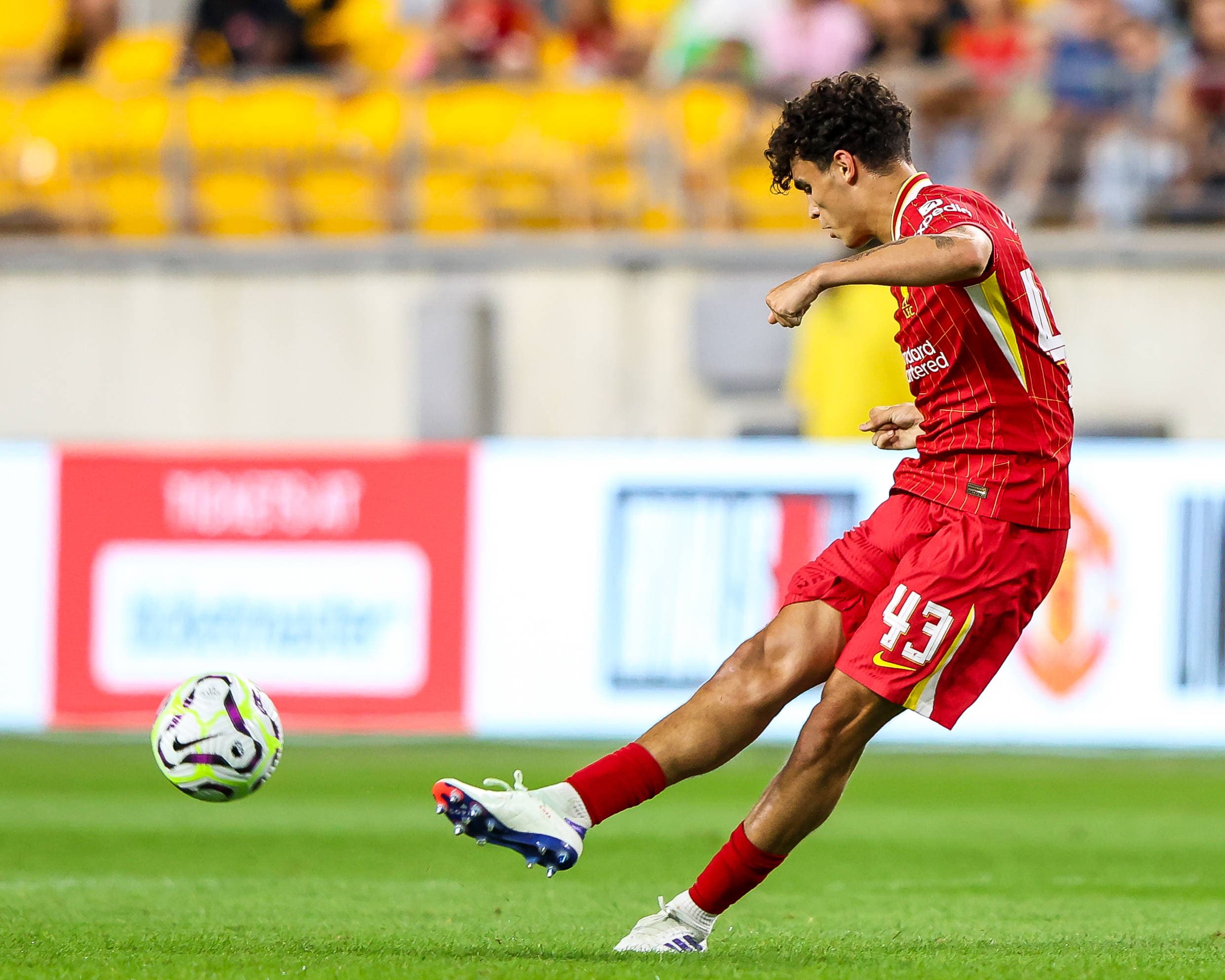 Report: Four clubs pushing to sign Liverpool midfielder