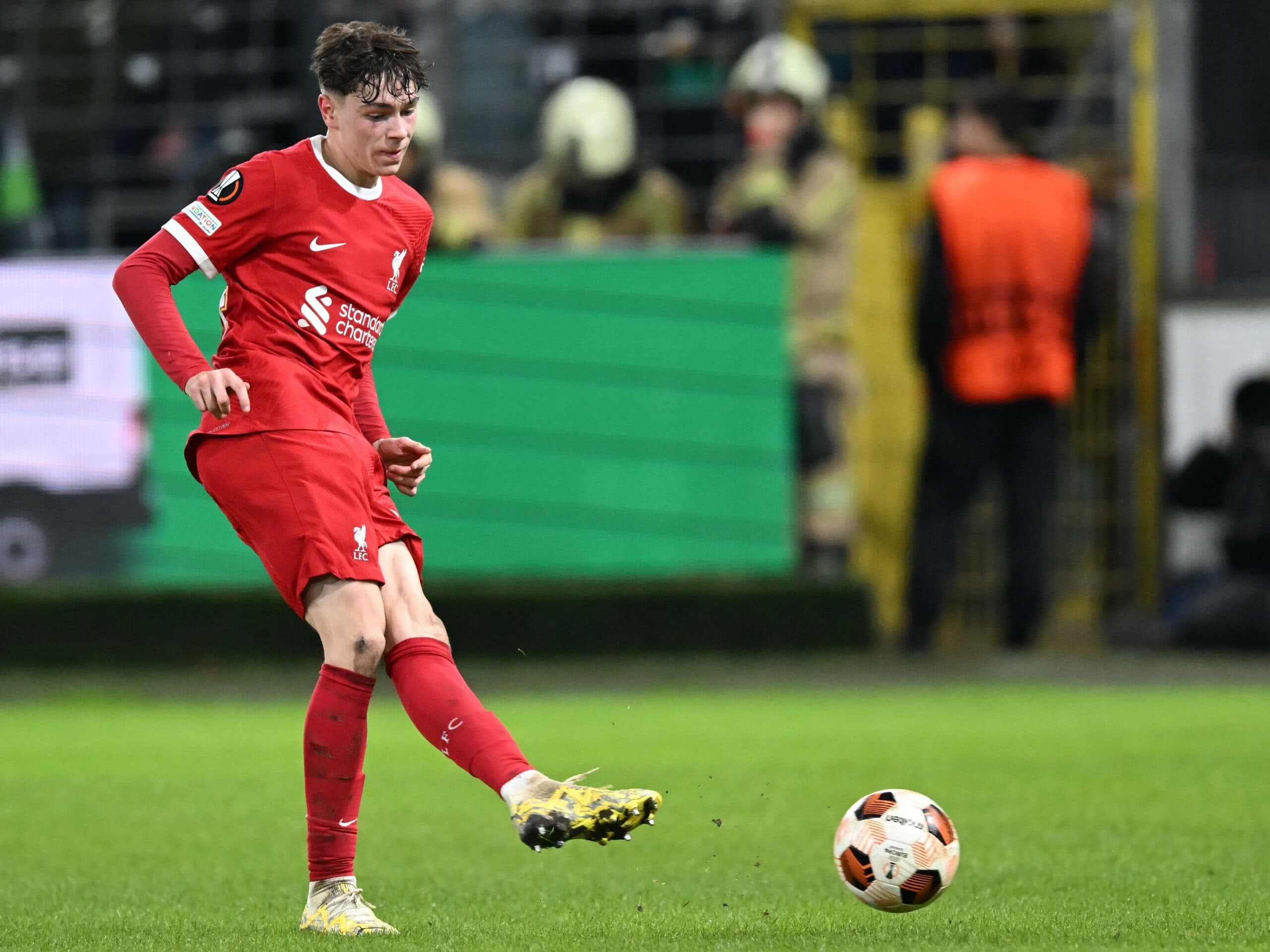 Report: Liverpool defender set to sign new contract