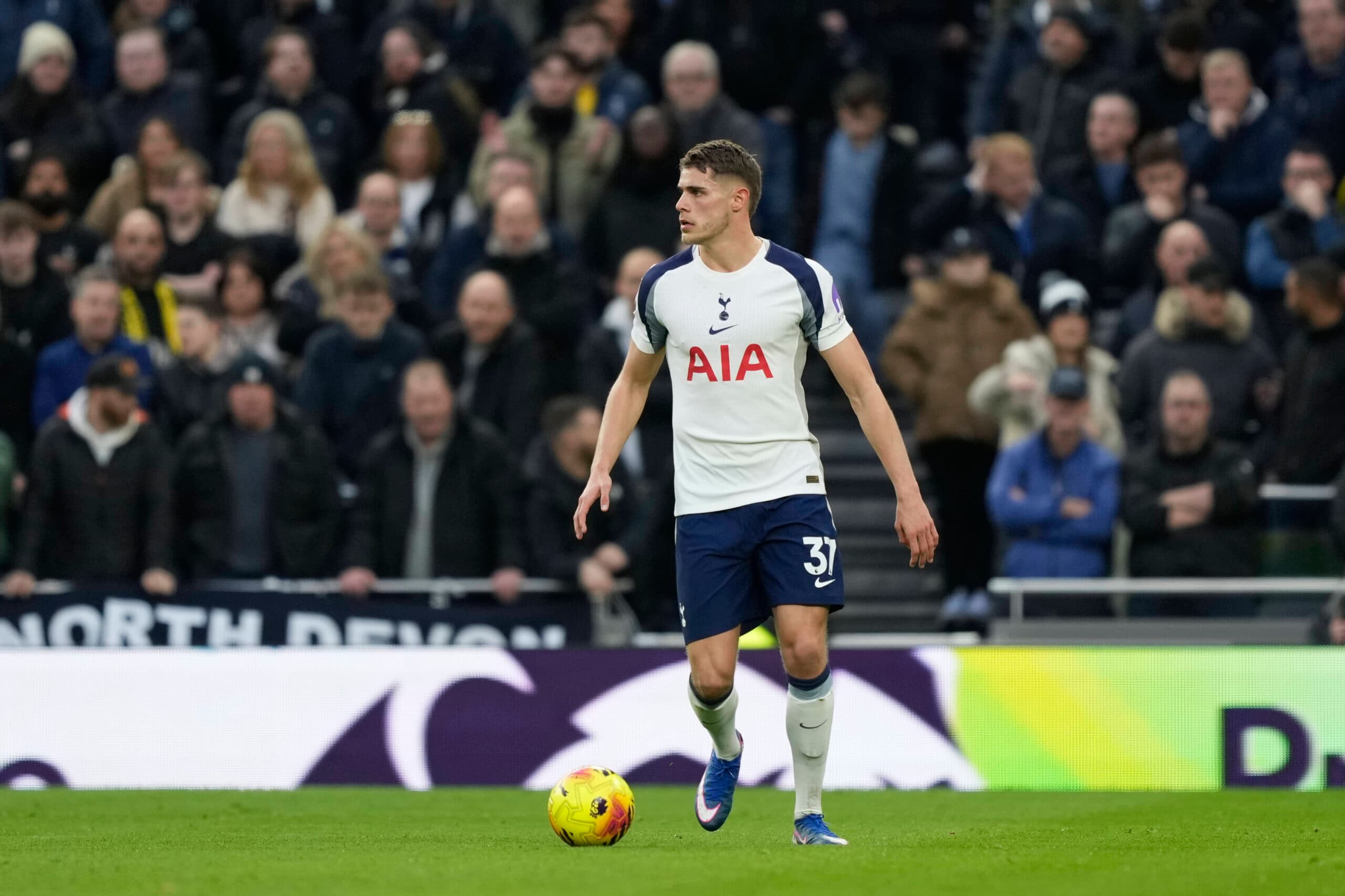 Report: Liverpool showed ‘concrete interest’ in summer move for Premier League star