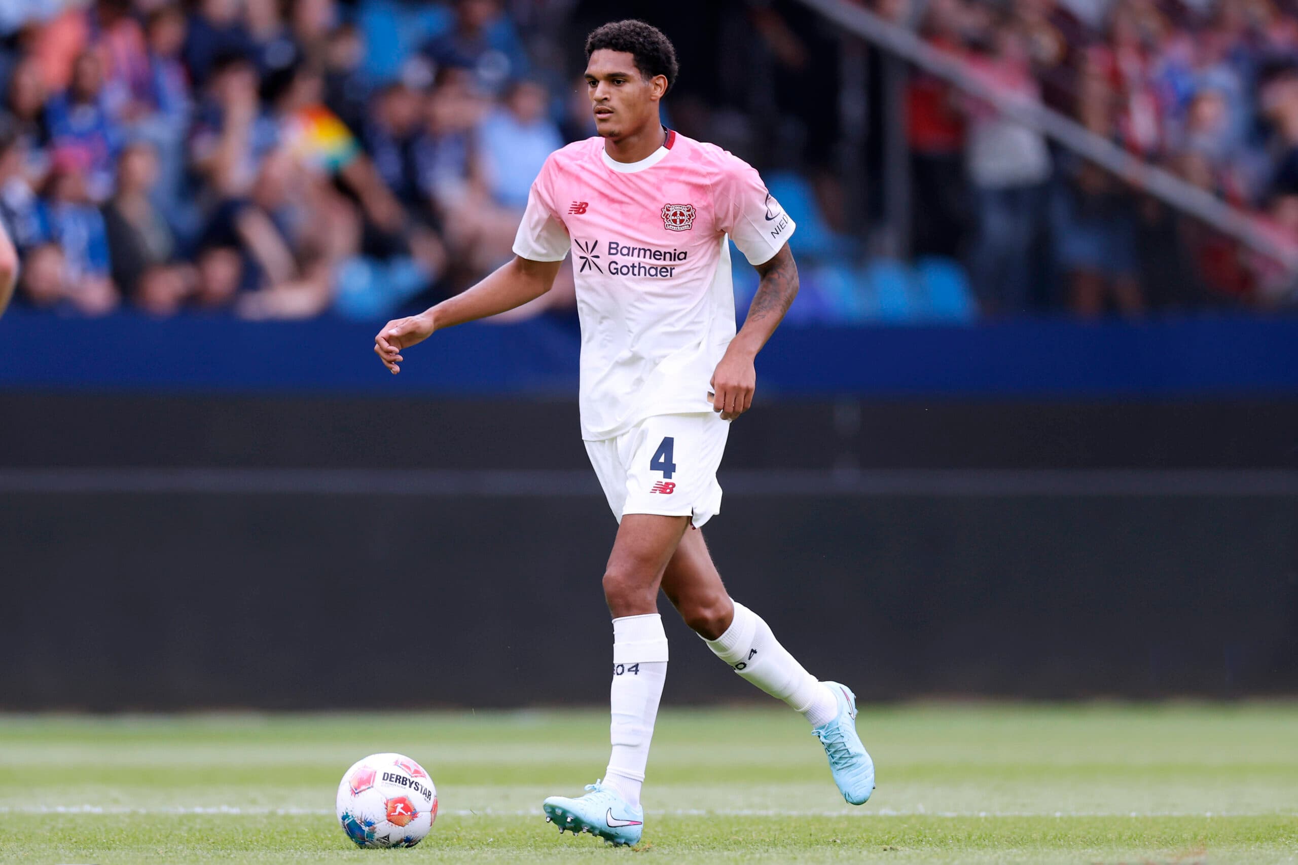 Sky Sports: Arsenal in talks to sign former Liverpool star