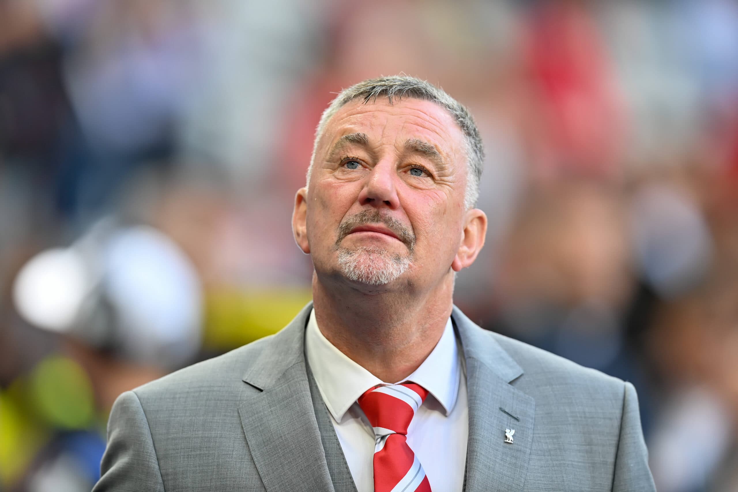 Liverpool told to sign defensive midfielder this summer