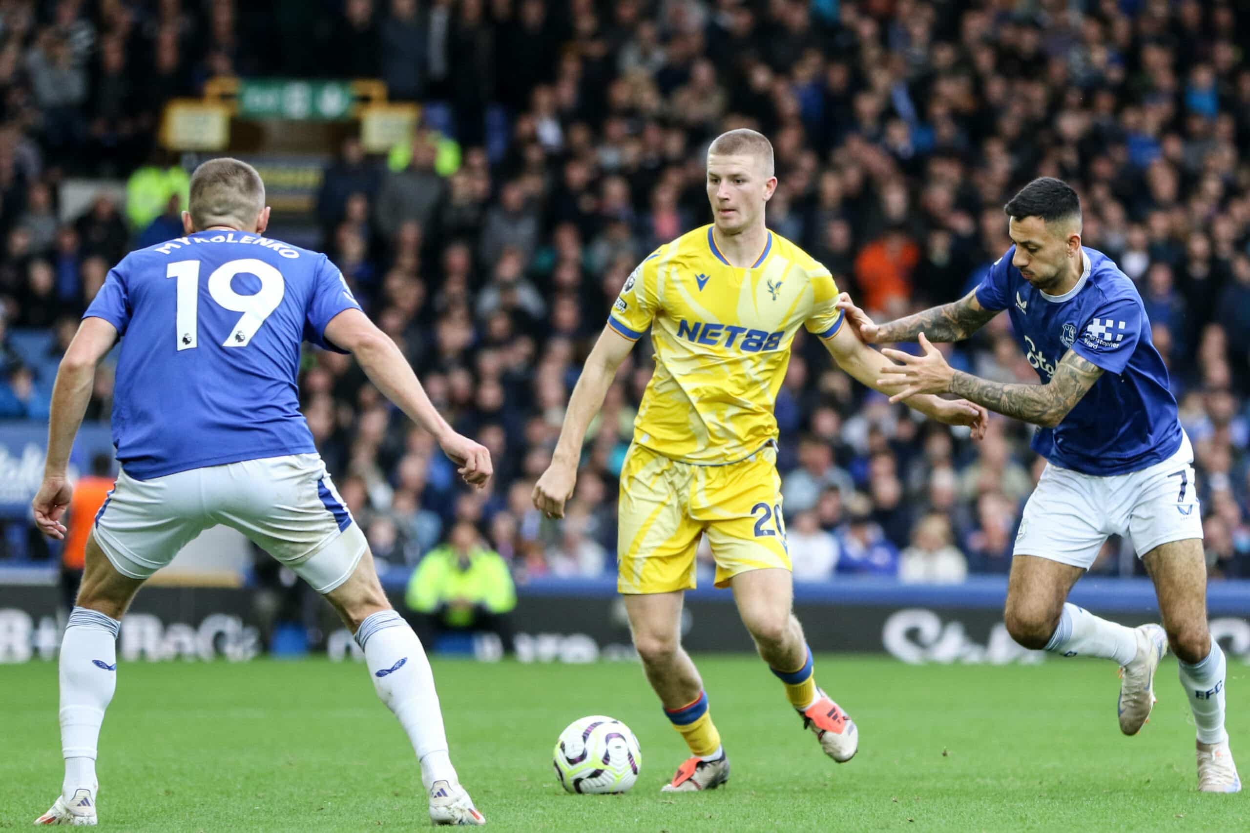 Journalist: Liverpool hold ‘genuine interest’ in midfielder but deal remains unlikely