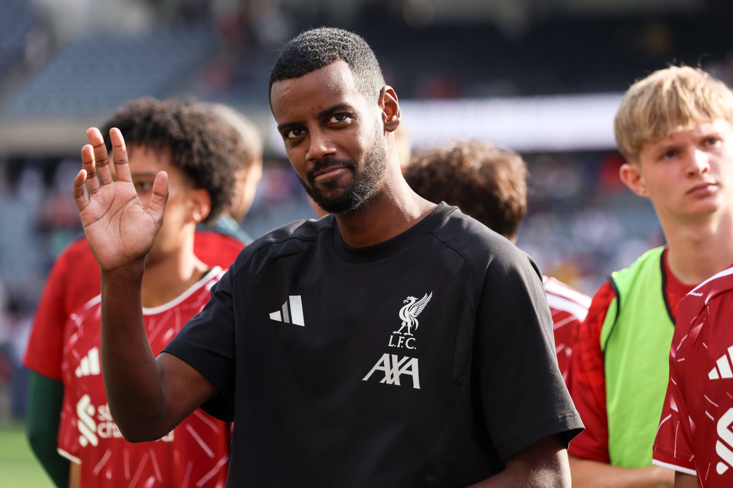 Andoni Iraola sends strong Alexander Isak message ahead of Premier League opener