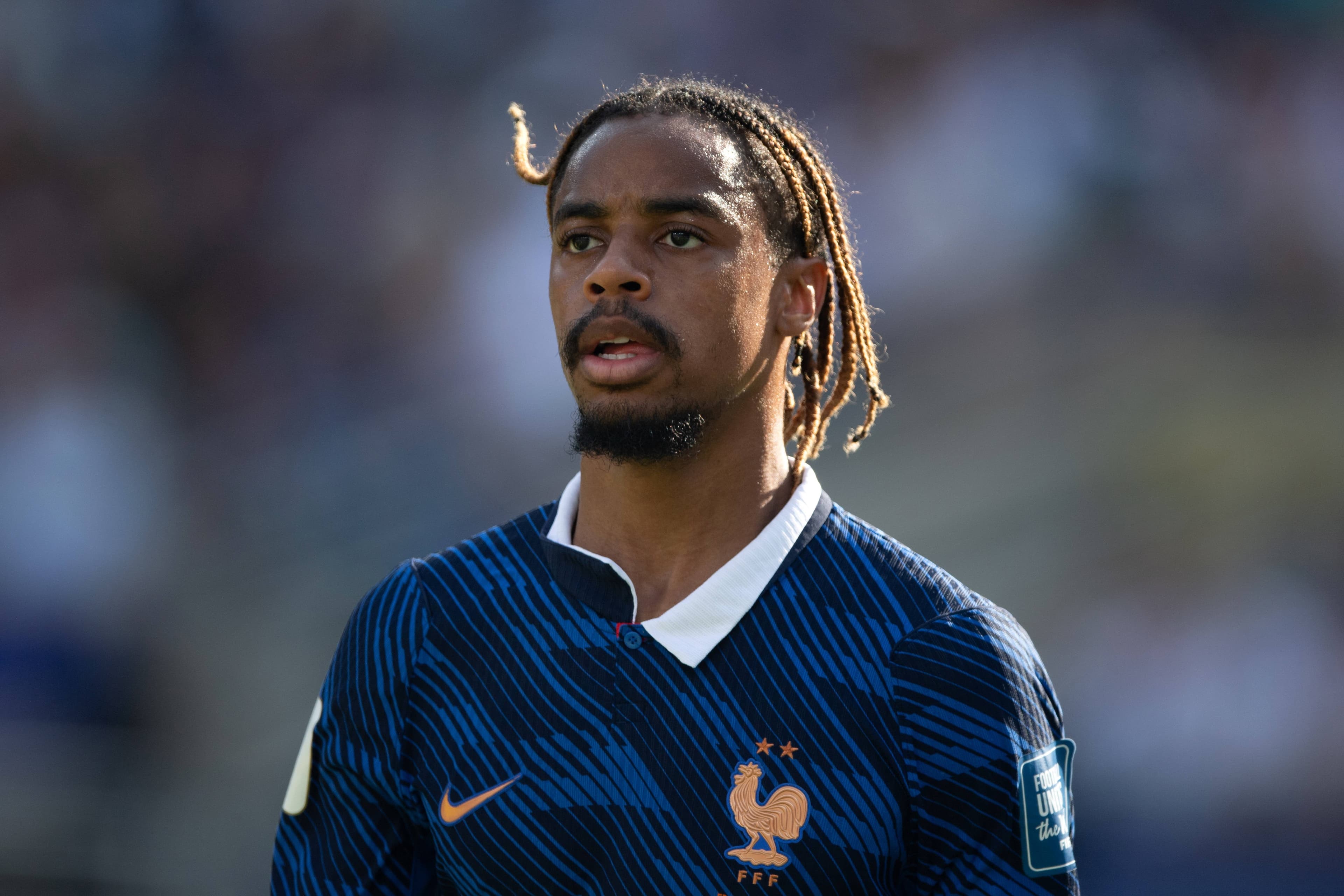 Bad news as PSG hatch plan to drive Bradley Barcola price even higher