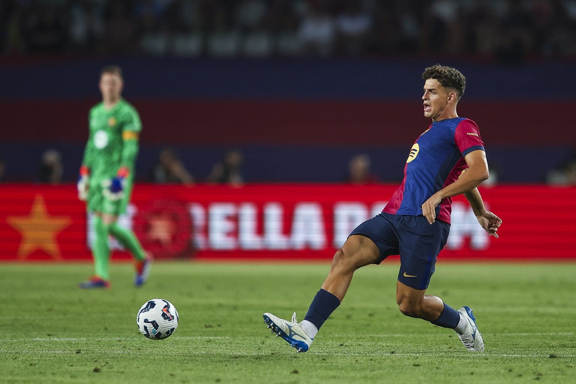 Barcelona set for valuable economic boost as former defender closes in on Serie A transfer