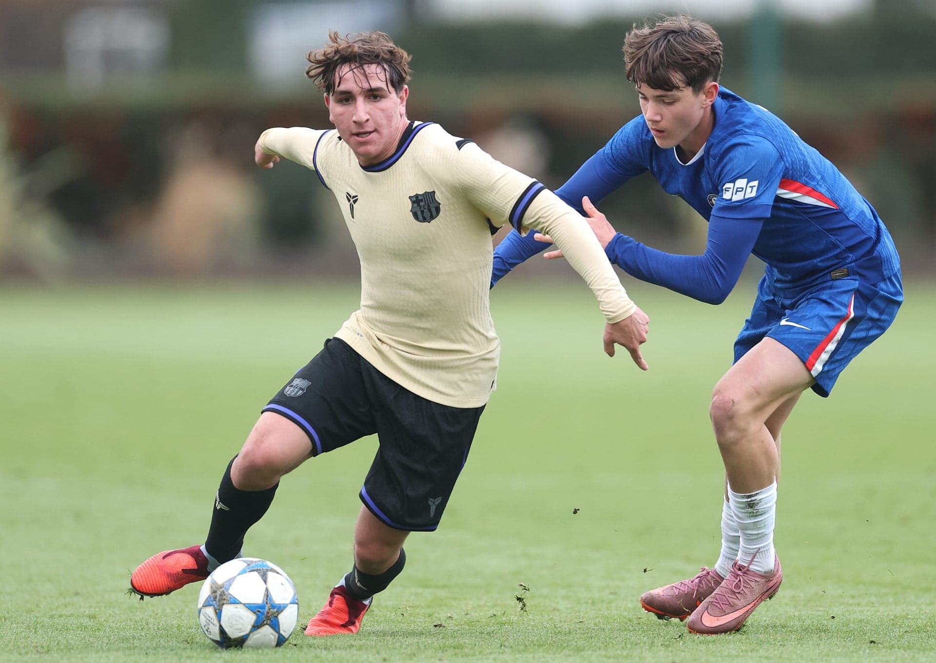 Barcelona close to renewing highly-rated 18-year-old La Masia midfielder