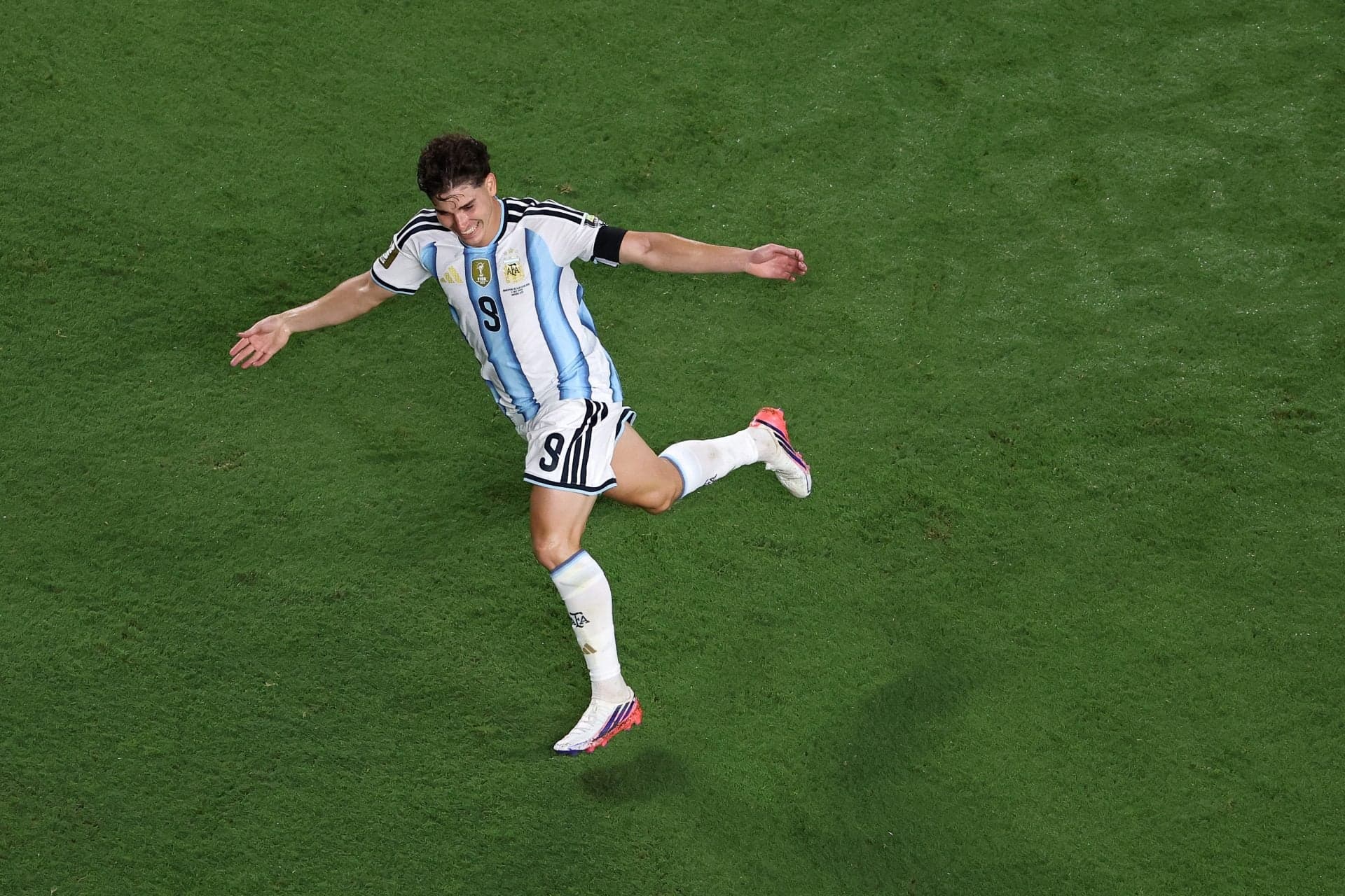 Barcelona request priority target to publicly state his desire to join the club – report