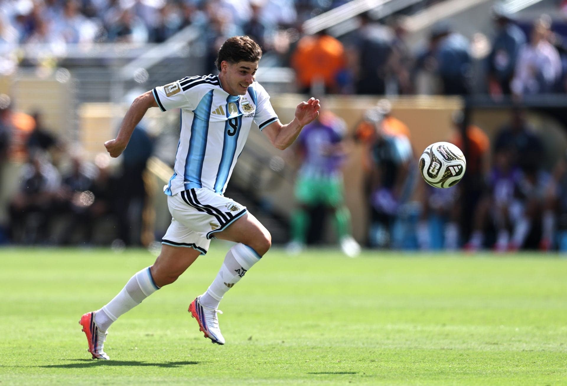 Barcelona give priority signing time to decide after World Cup heartbreak as €100m transfer enters decisive phase