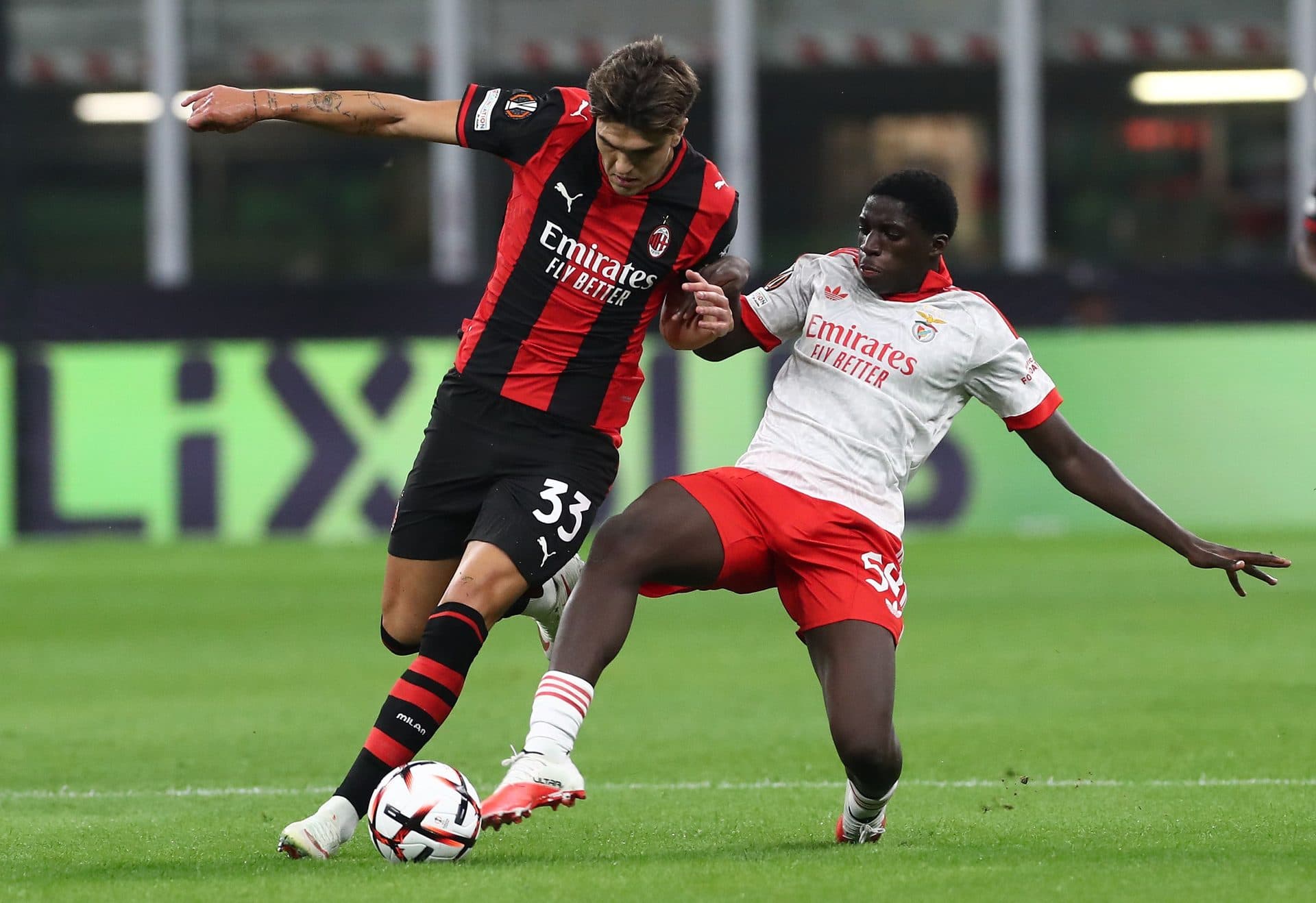 Barcelona revive interest in 18-year-old Benfica wonderkid amid competition from Newcastle and Manchester United