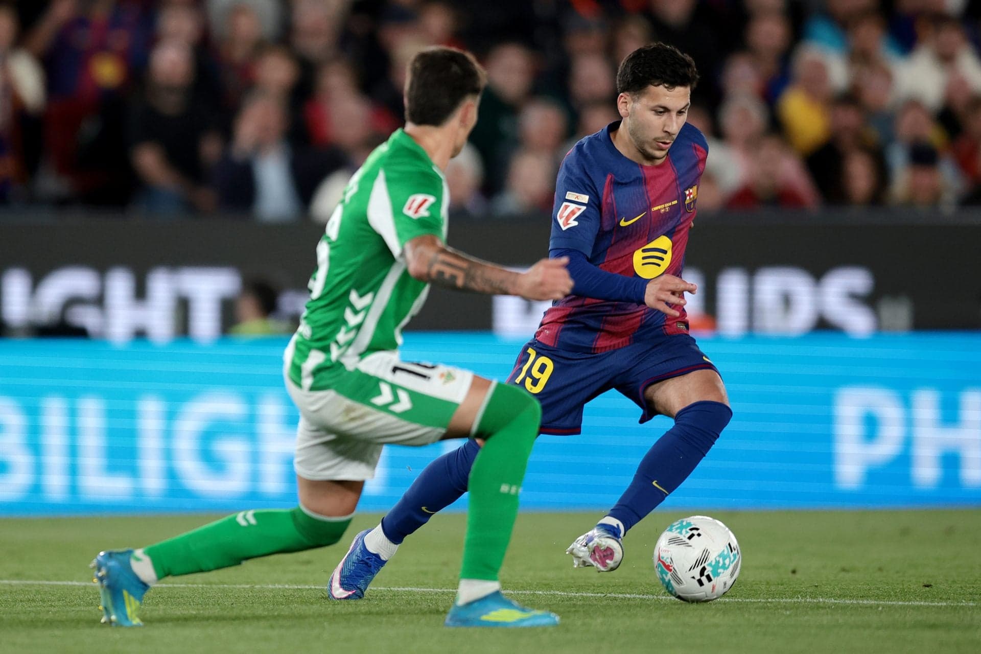 Barcelona winger asks agent to look for new destination after difficult debut season
