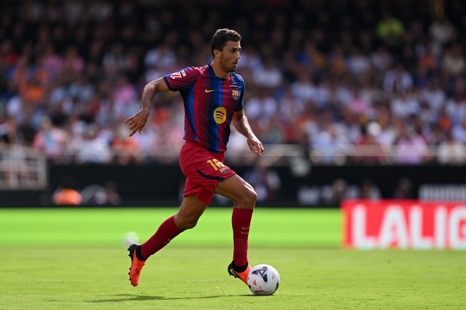 Video: Barcelona superstar caught on camera making blunt comments about Valencia’s performance
