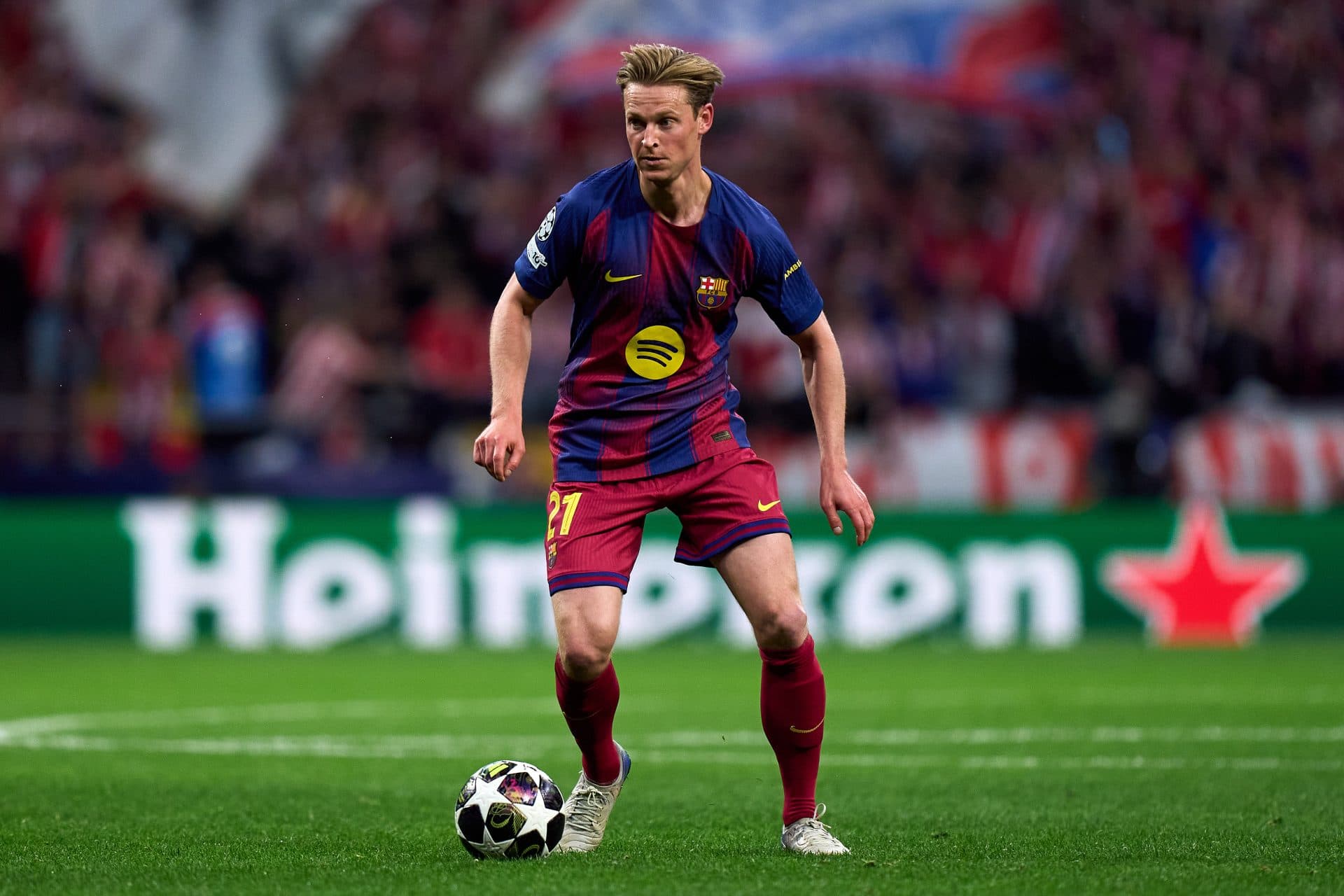Barcelona midfielder confident about recovery without surgery, determined to regain place in team