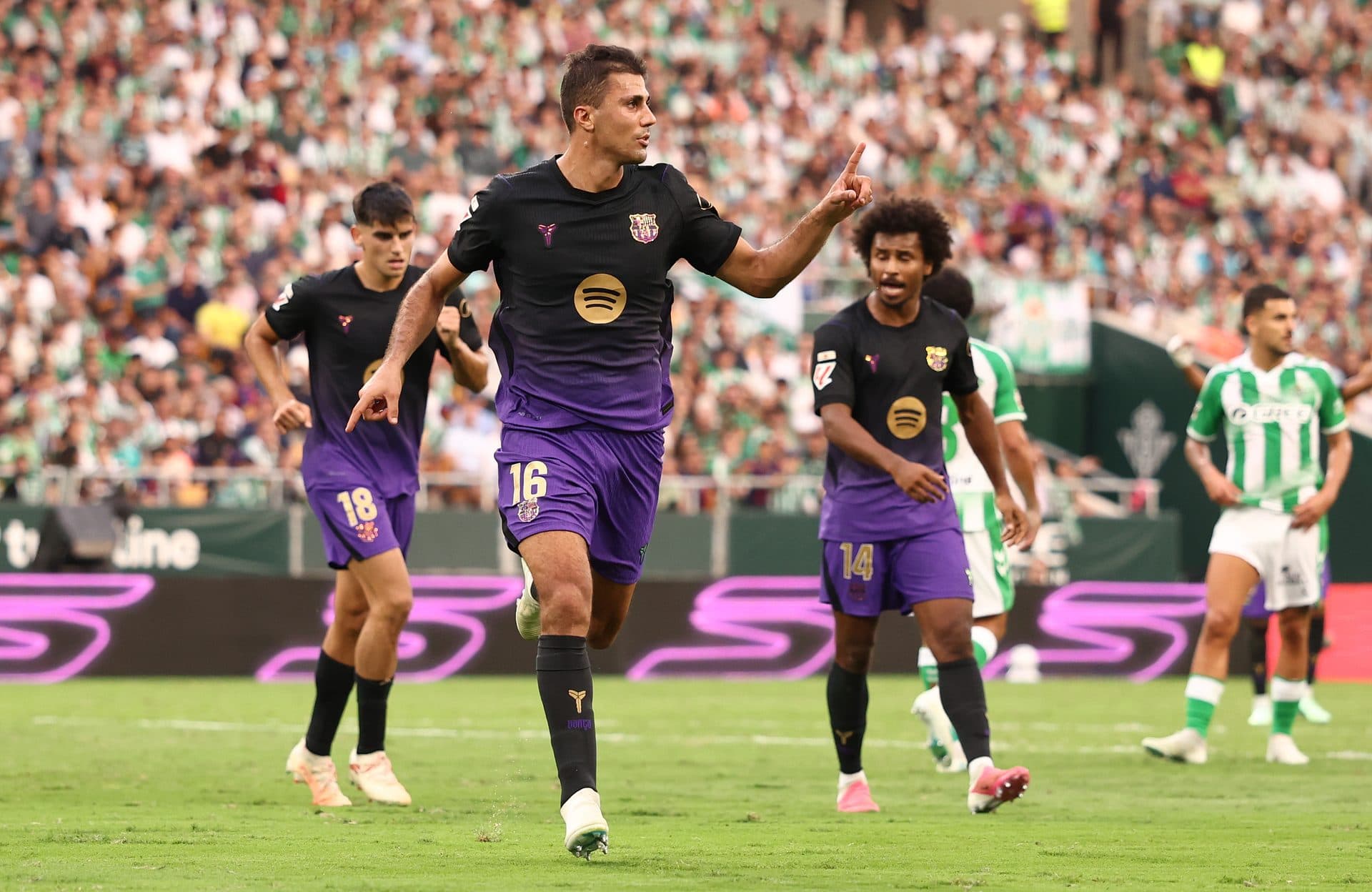 Hansi Flick weighs risky Rodri decision before Barcelona face PSG – report