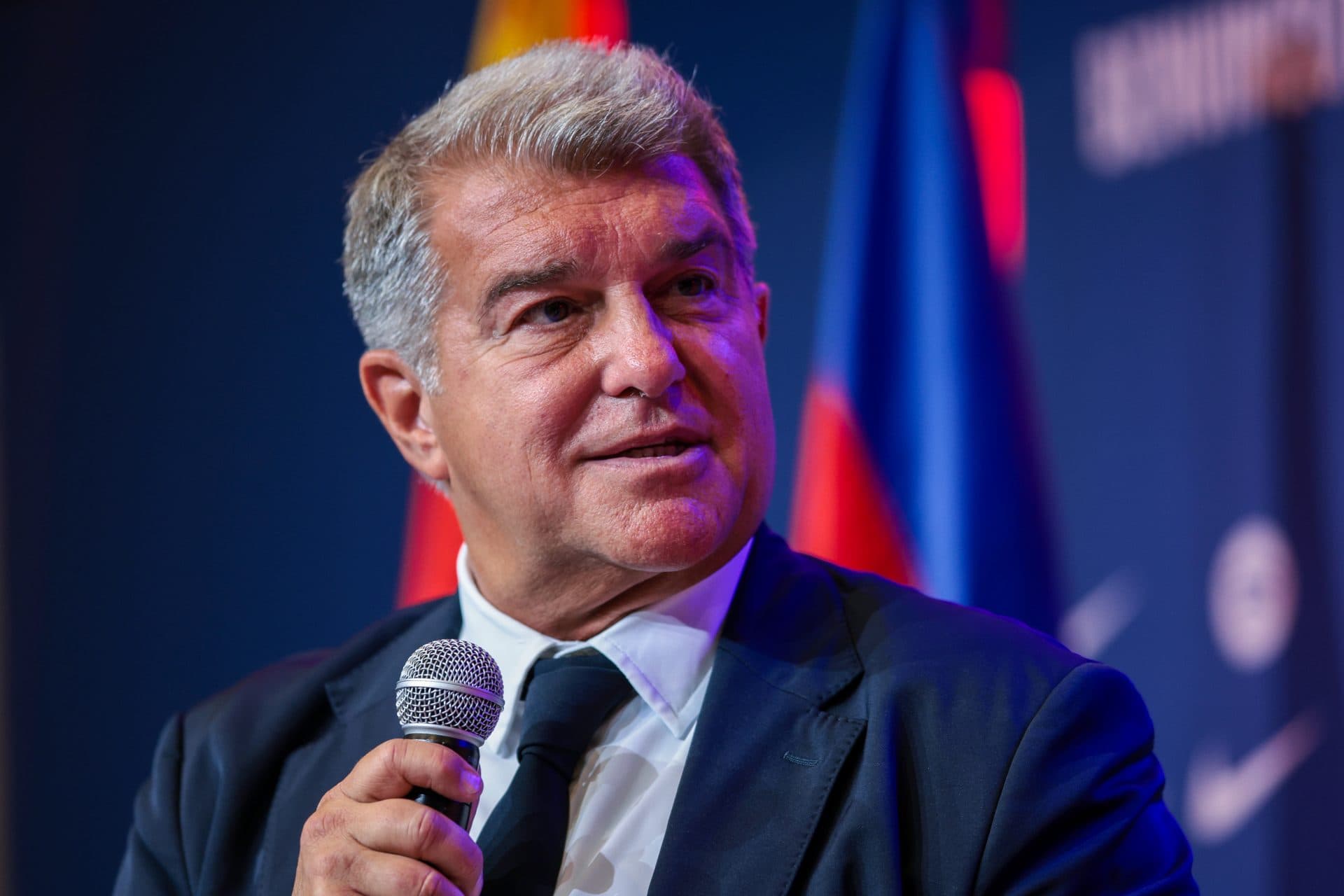 Barcelona president meets with super-agent Jorge Mendes