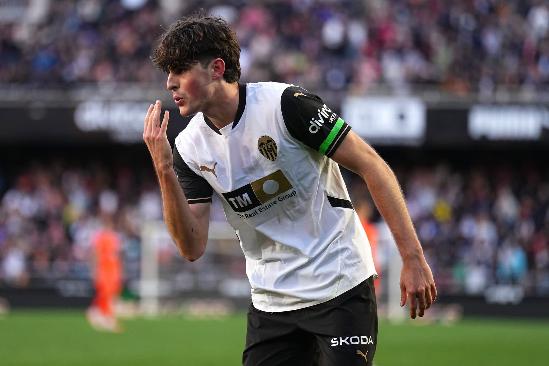 Barcelona midfield target’s release clause set to rise to €60 million next month