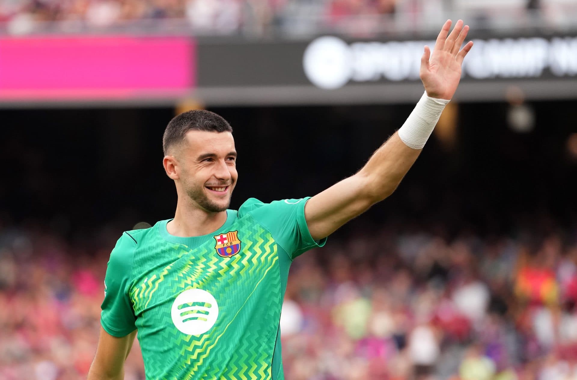 Barcelona insist goalkeeper’s injury not serious; rest vs Sevilla only as a precaution – report