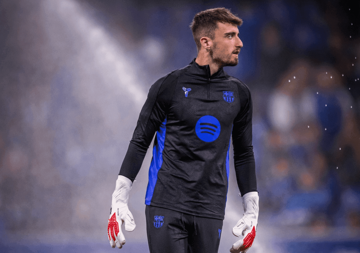 Barcelona identify two options for the third-choice goalkeeper position – report