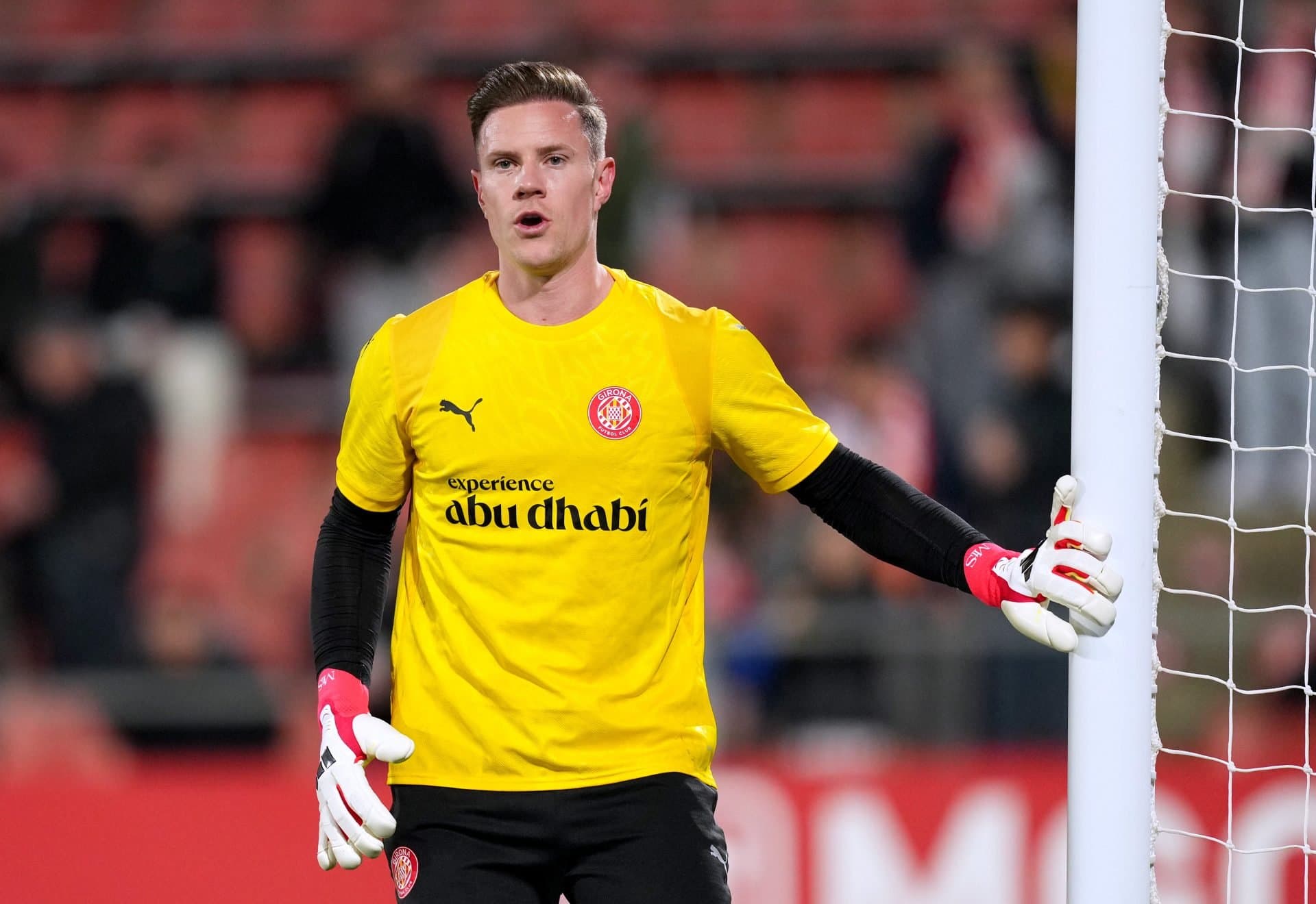 Barcelona veteran returns to pre-season training as loan move remains on hold