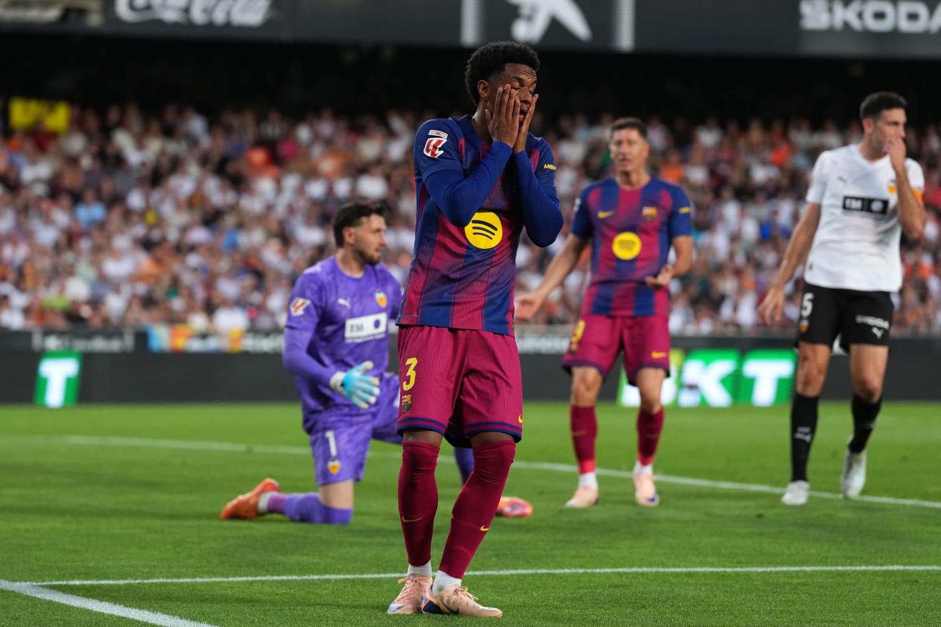 Barcelona remain convinced 22-year-old homegrown star can rediscover his best form