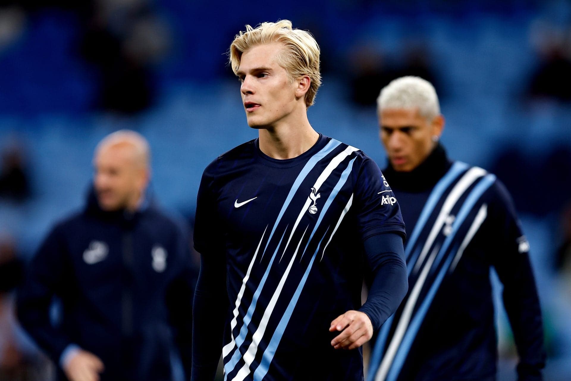 Barcelona offered the services of £60 million-rated Tottenham midfielder – report