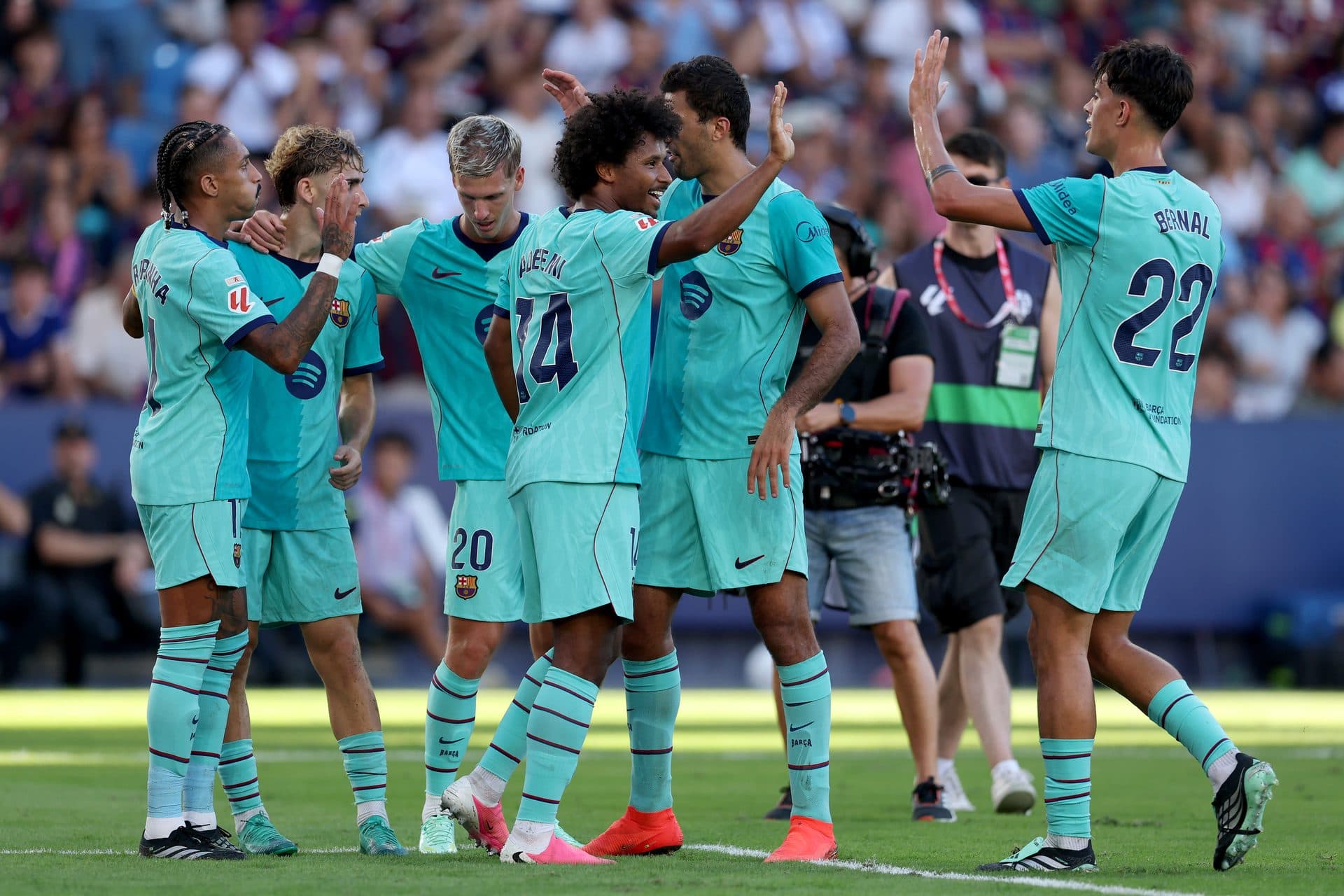 Six wins, 26 goals: Barcelona’s attack is setting the pace – miles ahead of Real Madrid