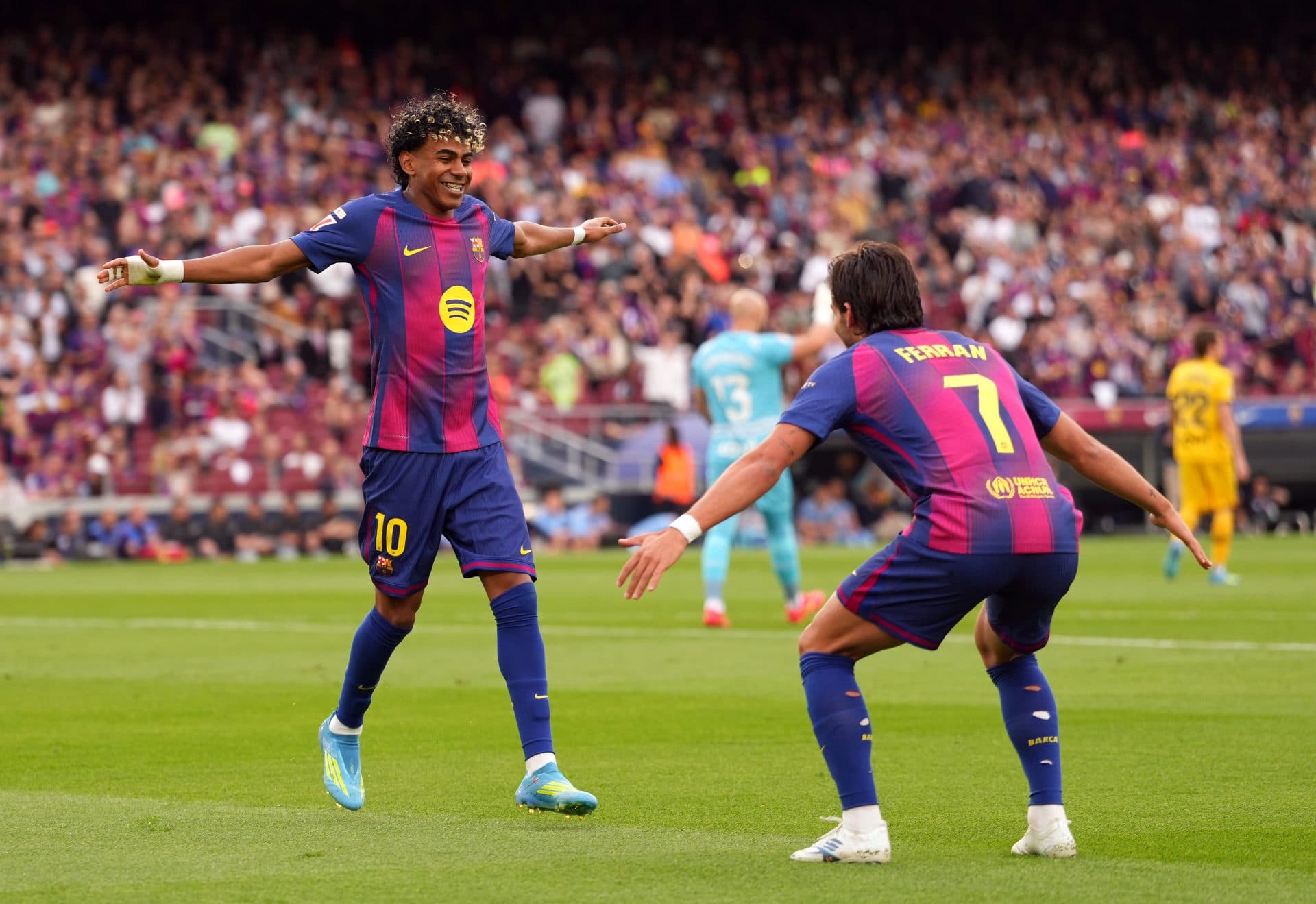 Official: Barcelona duo share the Zarra Trophy for 2025-26