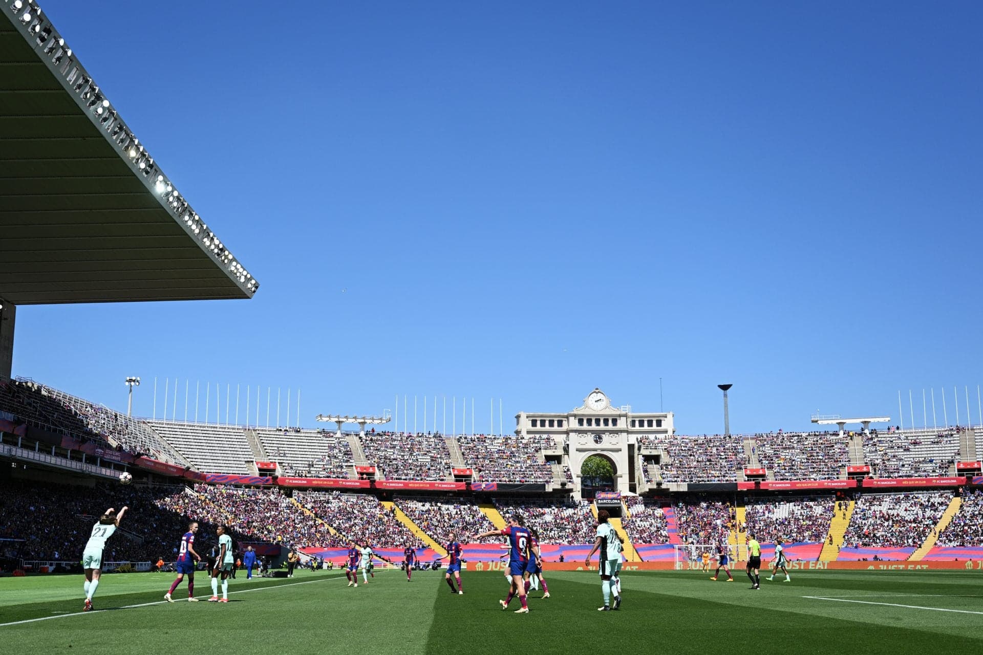 Barcelona could return to the Montjuic at the start of the 2027/28 season; venue booked until December
