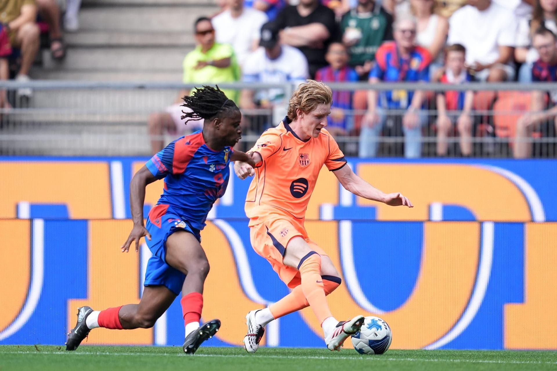 Anthony Gordon reveals why he chose Barcelona: ‘Was already familiar with Flick’s philosophy’