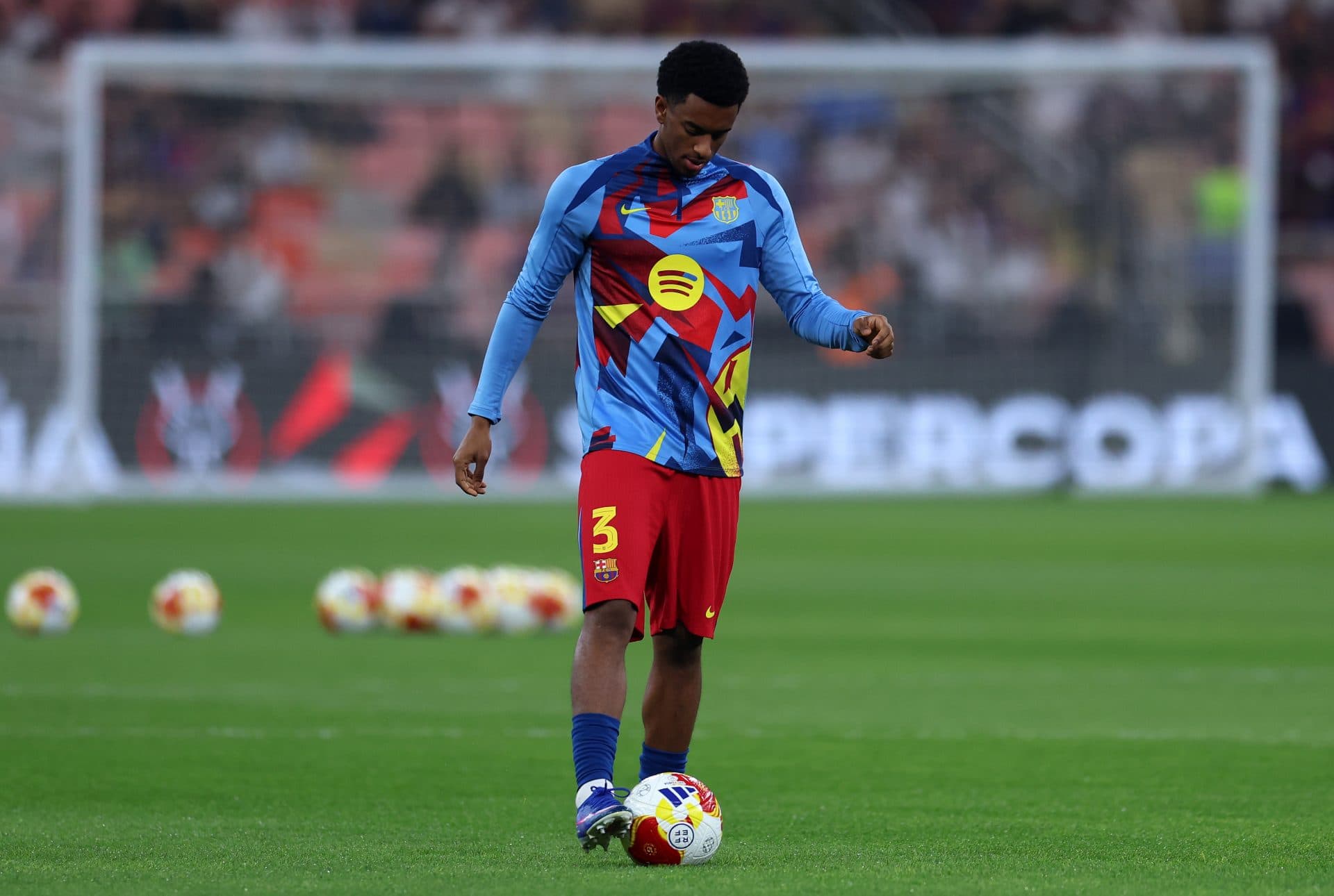 Man United want a loan-to-buy deal for Barcelona defender; Catalans prefer €30-40m sale