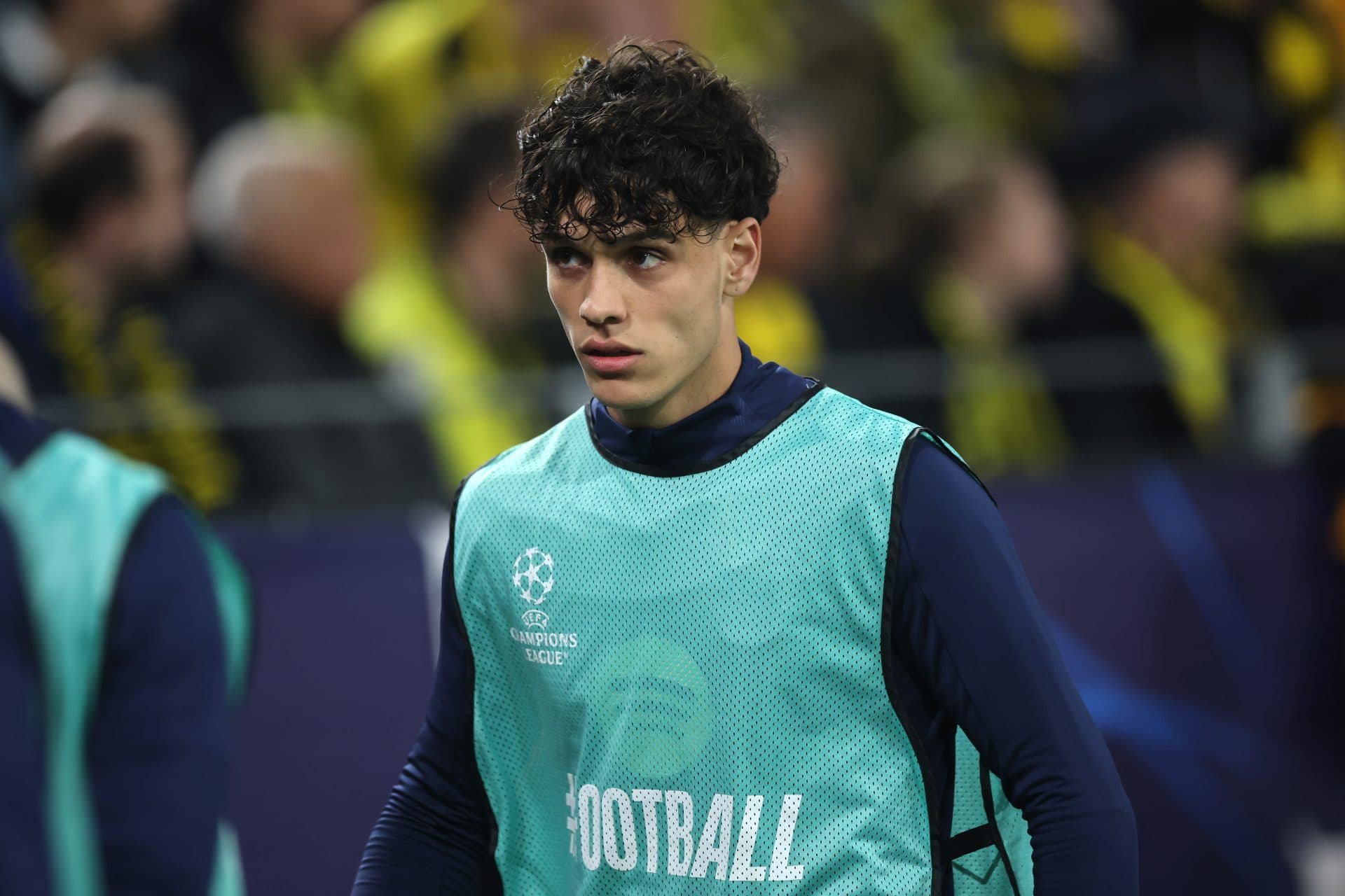 Barcelona academy gem determined to stay and fight for his place under Flick despite strong interest