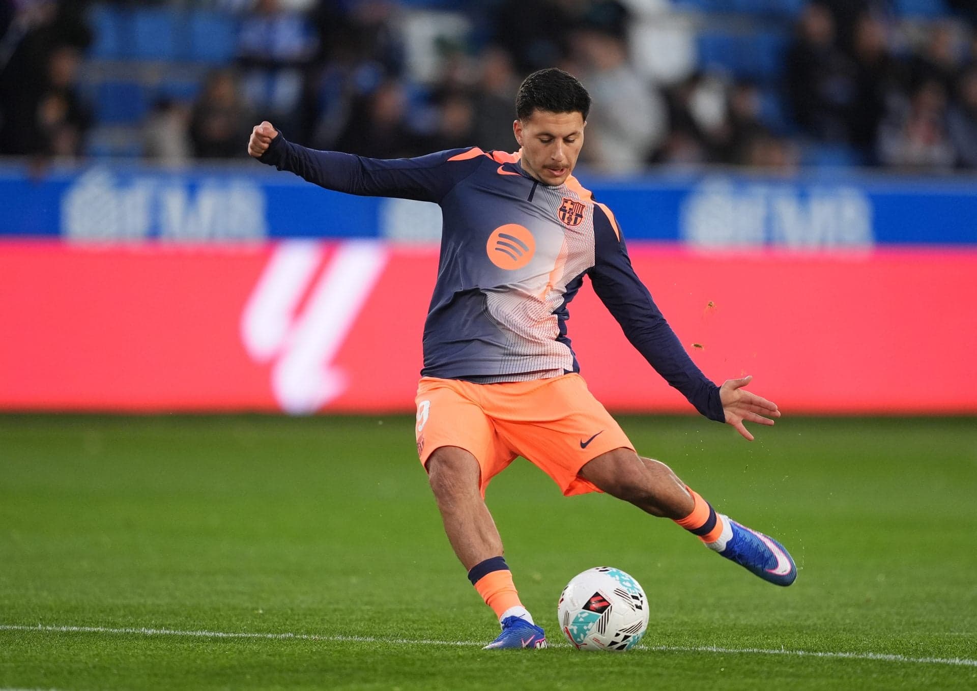 Confirmed: Barcelona youngster undergoes successful surgery after ACL injury