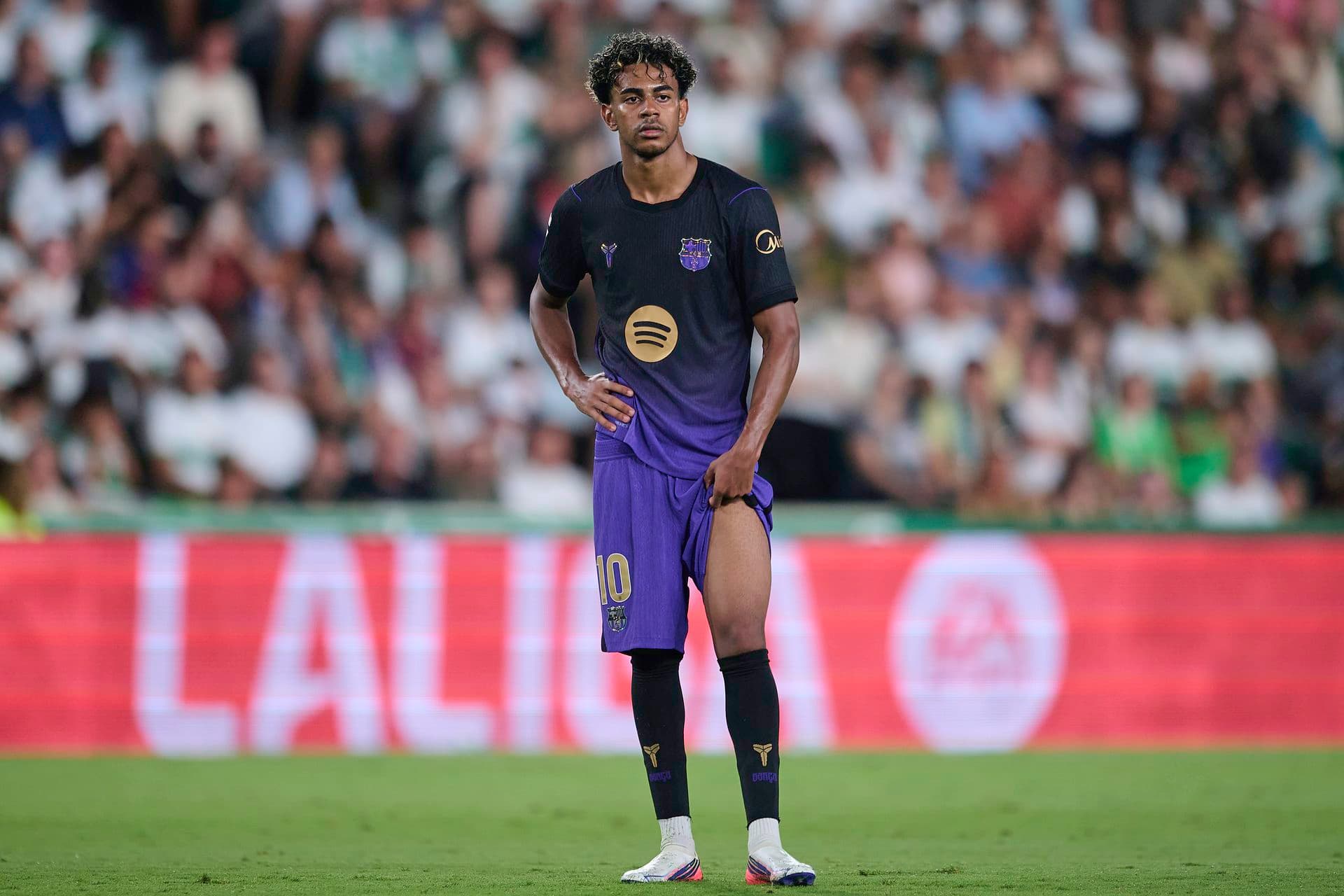 Barcelona superstar is a major doubt vs Valencia after missing training