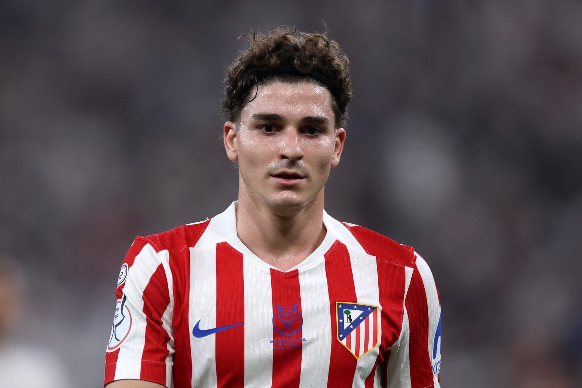 Barcelona considering a deadline for Julian Alvarez operation – report