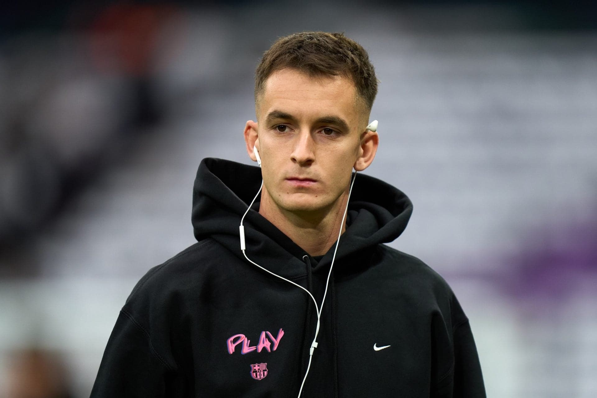 Barcelona homegrown duo meet with super-agent to decide future