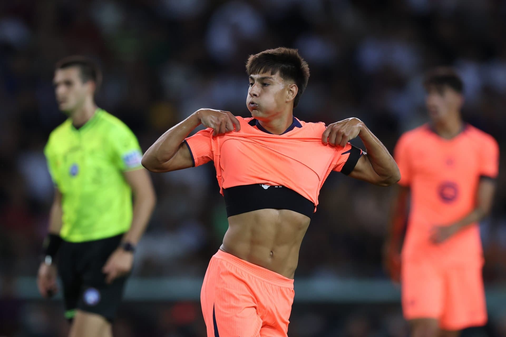 Report: Barcelona academy youngster took only one training session to convince Flick