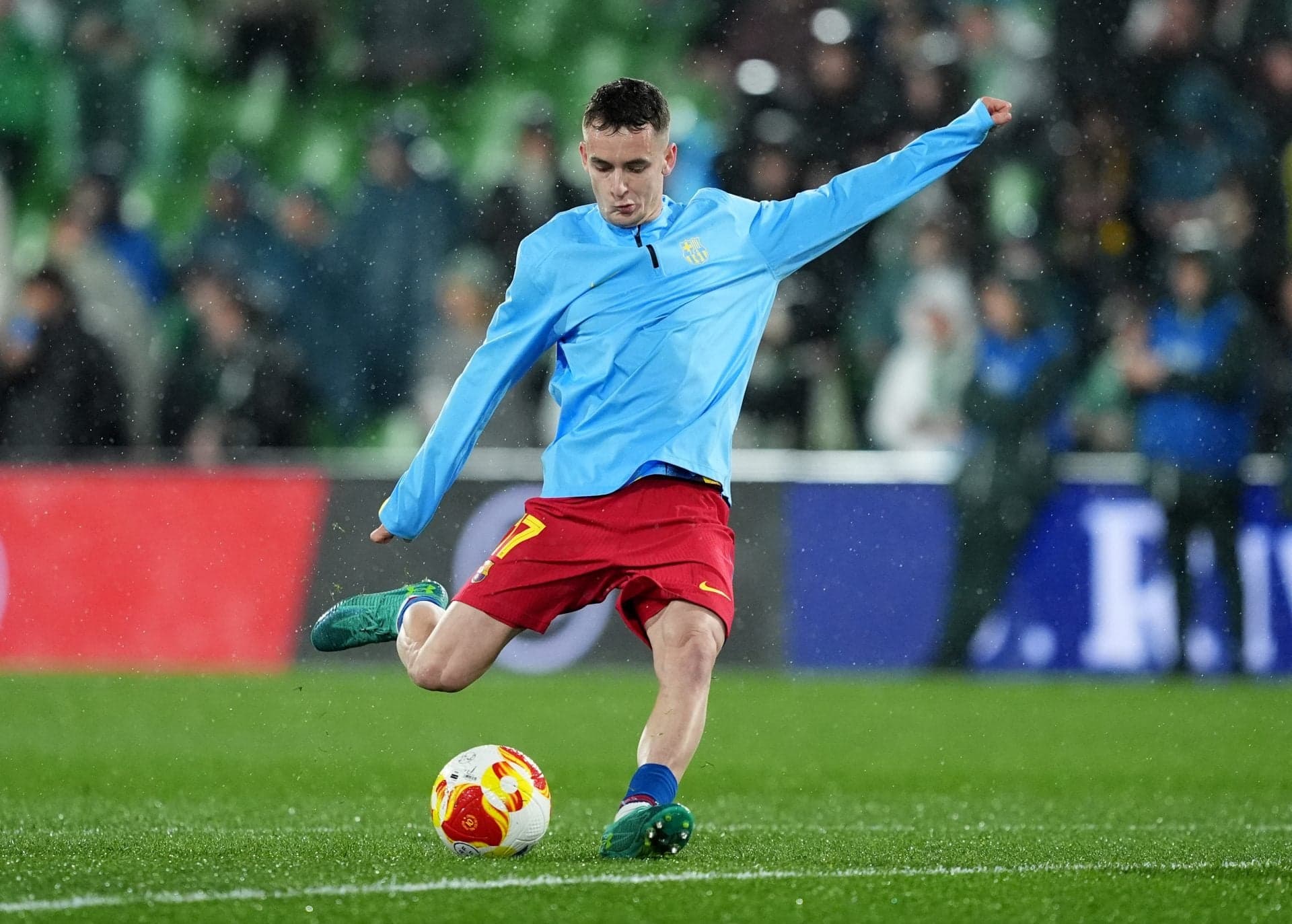 Ligue 1 club kickstart negotiations with Barcelona midfielder over summer move