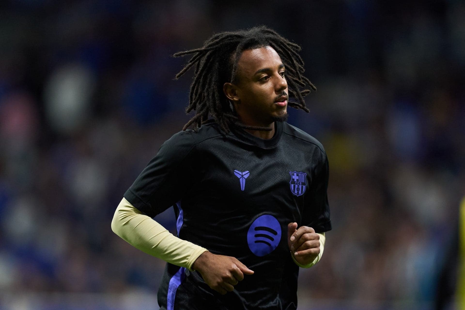 Barcelona defender back in training after World Cup break