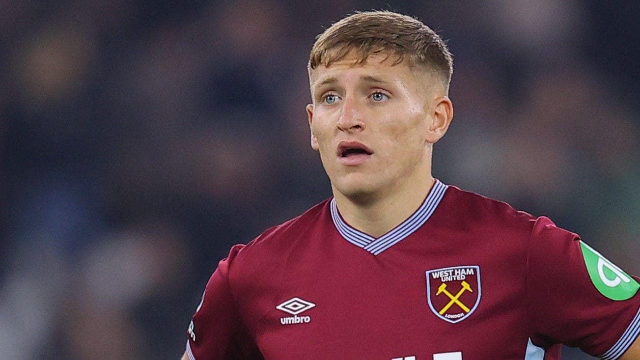 League One Luton sign West Ham striker Marshall